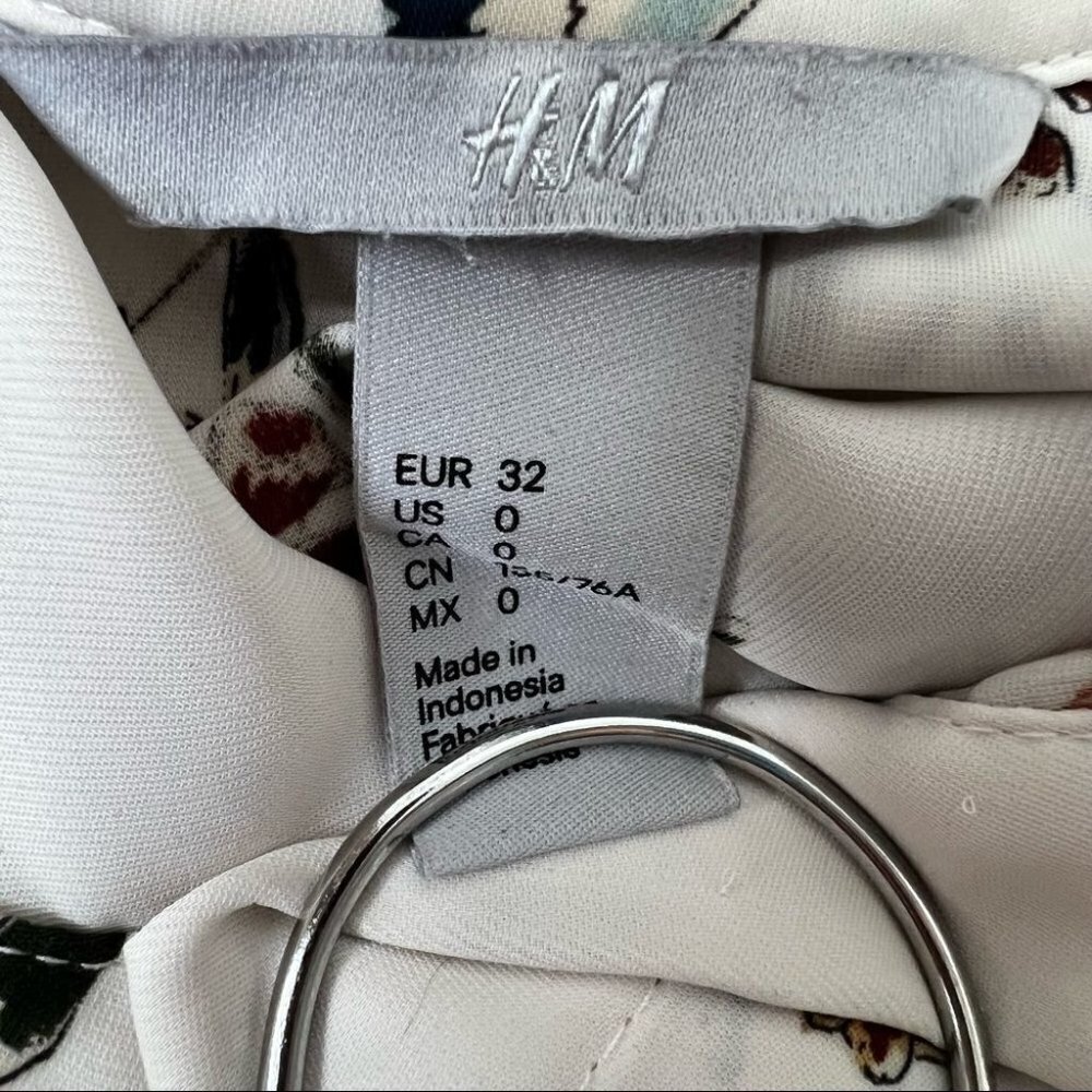 H&m  Button Down Bird Pattern Shirt - Picture 8 of 8